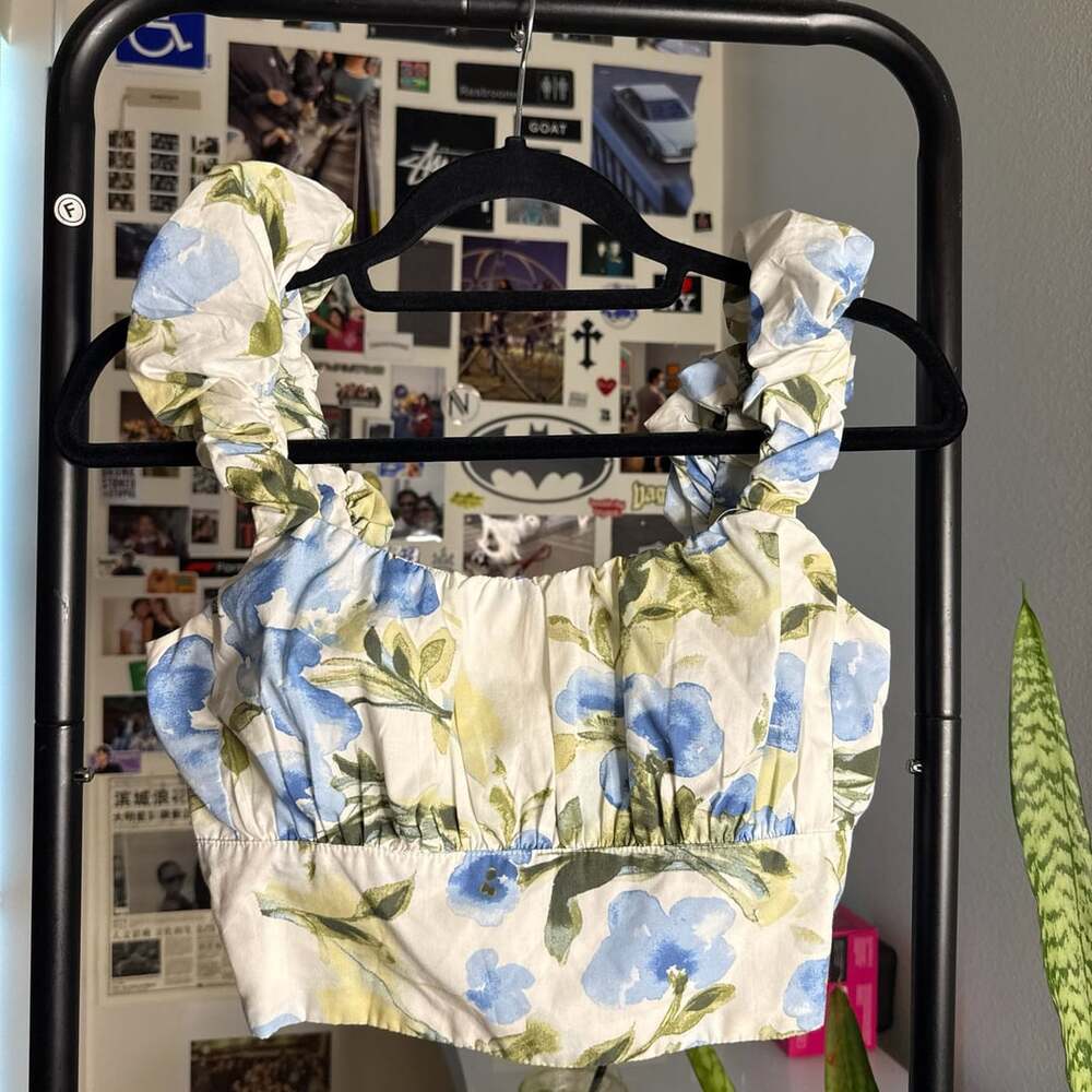 Abercrombie & Fitch Floral Ruffled Strap Crop Top